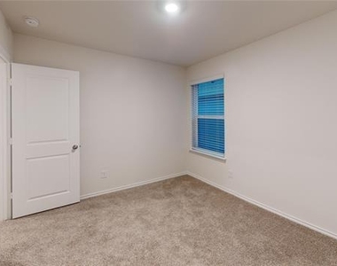 7014 Vining Drive - Photo Thumbnail 16