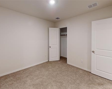 7014 Vining Drive - Photo Thumbnail 15