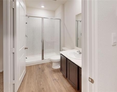 7014 Vining Drive - Photo Thumbnail 8