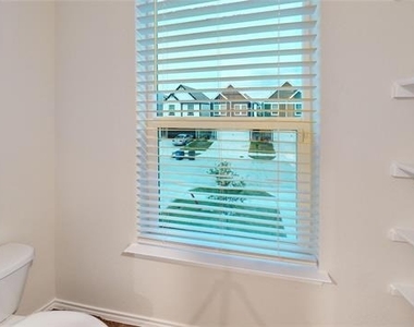 7014 Vining Drive - Photo Thumbnail 17