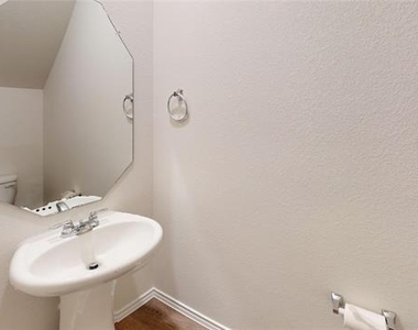 7014 Vining Drive - Photo Thumbnail 7