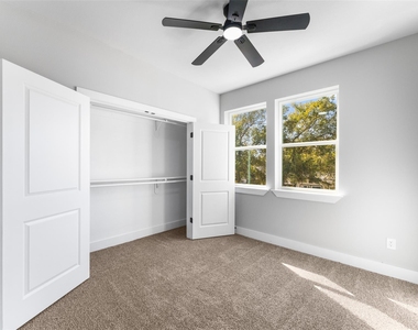 612 1/2 N Robinson Street - Photo Thumbnail 19