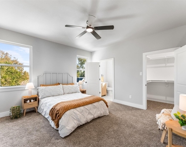 612 1/2 N Robinson Street - Photo Thumbnail 13