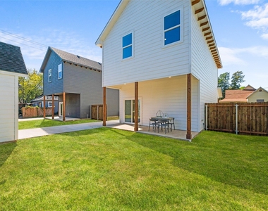 612 1/2 N Robinson Street - Photo Thumbnail 22