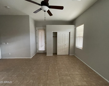 2227 W Jasper Butte Drive - Photo Thumbnail 7