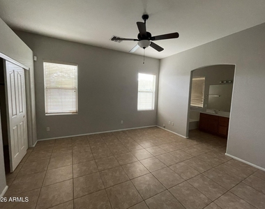 2227 W Jasper Butte Drive - Photo Thumbnail 9