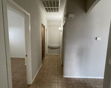2227 W Jasper Butte Drive - Photo Thumbnail 8