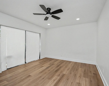 21440 Campo Allegro Drive - Photo Thumbnail 30