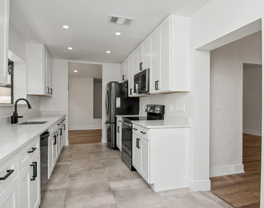 21440 Campo Allegro Drive - Photo Thumbnail 20