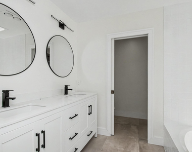 21440 Campo Allegro Drive - Photo Thumbnail 26