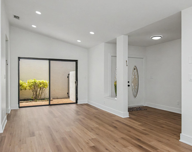 21440 Campo Allegro Drive - Photo Thumbnail 11