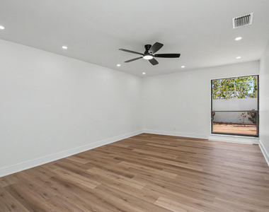 21440 Campo Allegro Drive - Photo Thumbnail 23
