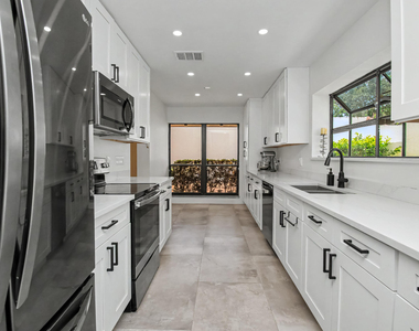 21440 Campo Allegro Drive - Photo Thumbnail 14