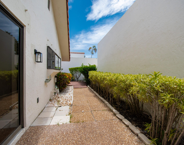 21440 Campo Allegro Drive - Photo Thumbnail 40