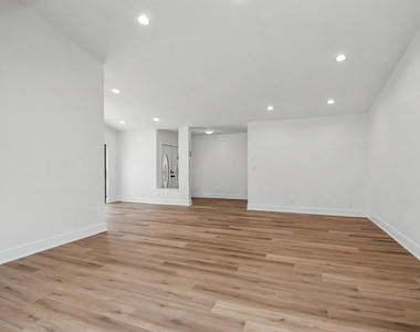 21440 Campo Allegro Drive - Photo Thumbnail 10