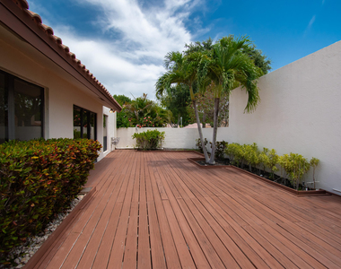 21440 Campo Allegro Drive - Photo Thumbnail 34