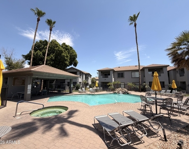 7401 W Arrowhead Clubhouse Drive - Photo Thumbnail 1