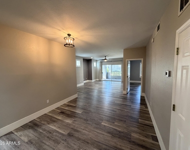 7401 W Arrowhead Clubhouse Drive - Photo Thumbnail 4