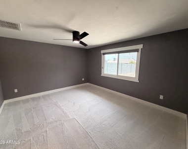 13139 W Seville Drive - Photo Thumbnail 18