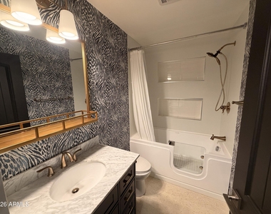 13139 W Seville Drive - Photo Thumbnail 17