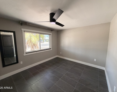 13139 W Seville Drive - Photo Thumbnail 11