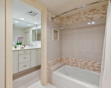 2810 Polo Island Drive - Photo Thumbnail 13