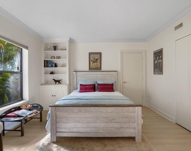 2810 Polo Island Drive - Photo Thumbnail 10