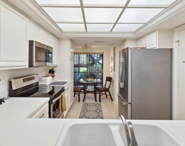 2810 Polo Island Drive - Photo Thumbnail 7