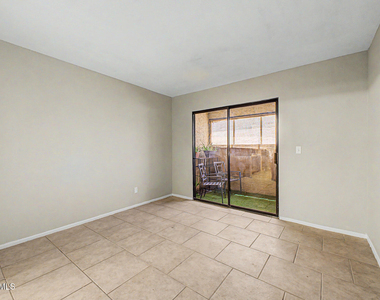 3301 E Earll Drive - Photo Thumbnail 6