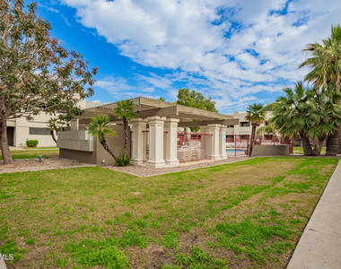 3301 E Earll Drive - Photo Thumbnail 19