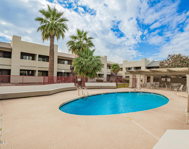3301 E Earll Drive - Photo Thumbnail 17