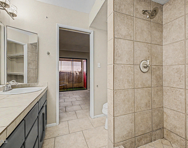 3301 E Earll Drive - Photo Thumbnail 11