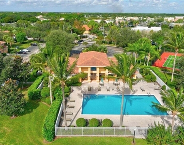 231 Sw Palm Drive - Photo Thumbnail 21
