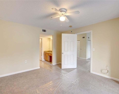 231 Sw Palm Drive - Photo Thumbnail 9