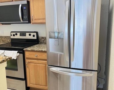 231 Sw Palm Drive - Photo Thumbnail 8