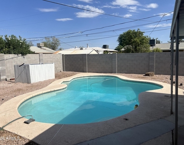 1031 W Romo Jones Street - Photo Thumbnail 8