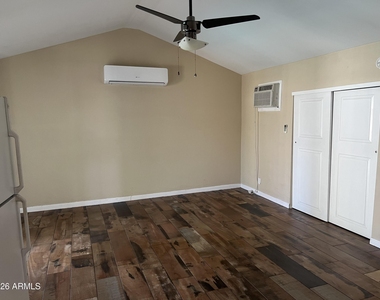 1031 W Romo Jones Street - Photo Thumbnail 6