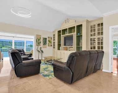 1704 Del Haven Drive - Photo Thumbnail 17