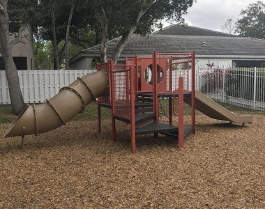 845 Nw 98th Avenue - Photo Thumbnail 13