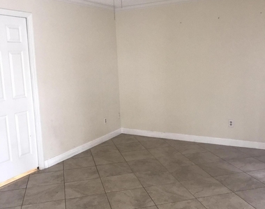 845 Nw 98th Avenue - Photo Thumbnail 7