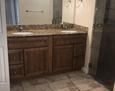 845 Nw 98th Avenue - Photo Thumbnail 10
