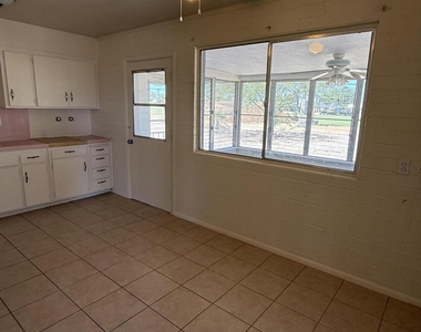12235 N Cherry Hills Drive - Photo Thumbnail 10