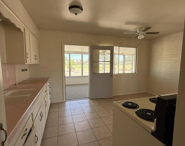 12235 N Cherry Hills Drive - Photo Thumbnail 13