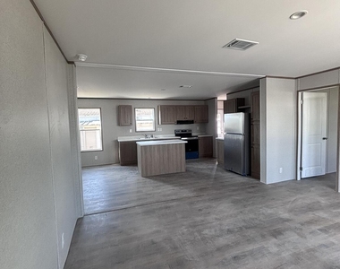 7480 Se Eagle Avenue - Photo Thumbnail 3