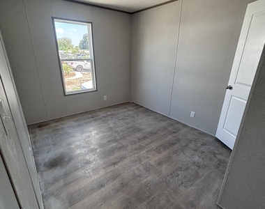 7480 Se Eagle Avenue - Photo Thumbnail 12