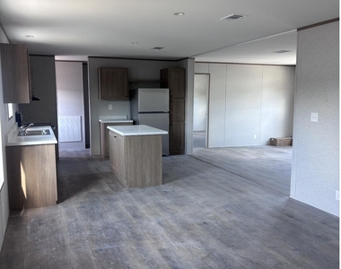 7480 Se Eagle Avenue - Photo Thumbnail 7