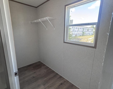 7480 Se Eagle Avenue - Photo Thumbnail 10
