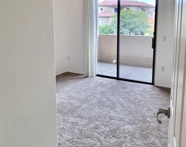 4925 E Desert Cove Avenue - Photo Thumbnail 16