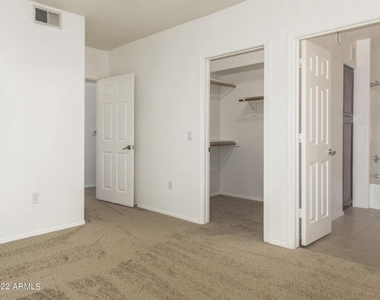 4925 E Desert Cove Avenue - Photo Thumbnail 11