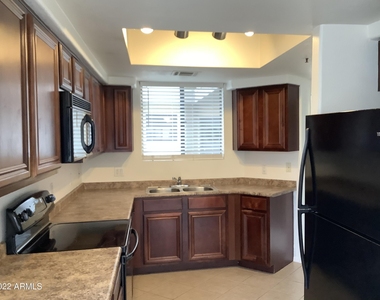 4925 E Desert Cove Avenue - Photo Thumbnail 7